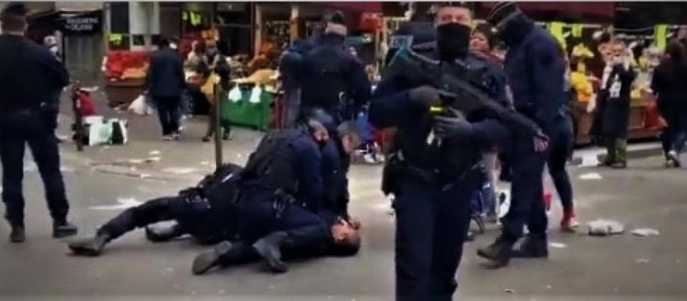 Εικόνες από σταλινικά καθεστώτα: Η αστυνομία του Ε.Μακρόν βασανίζει πολίτες γιατί... κυκλοφορούν χωρίς χαρτιά!